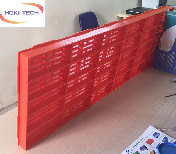 Tấm nhựa lót sàn 40x110 cm - bán sàn nhựa chăn nuôi giá rẻ